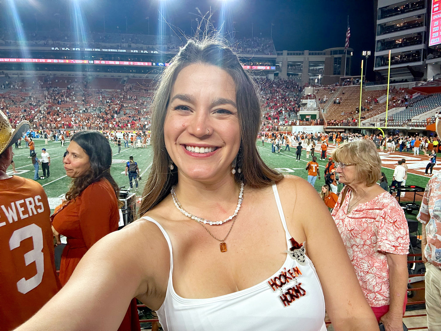 Hook’em Horns Pin